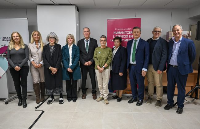Foto_famlia_inauguraci_nou_Centre_Salut_Mental_Granollers
